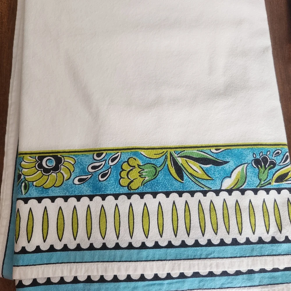 Williams Sonoma Blue, Lime and Black Floral Border Table Cloth & 6 Napkins